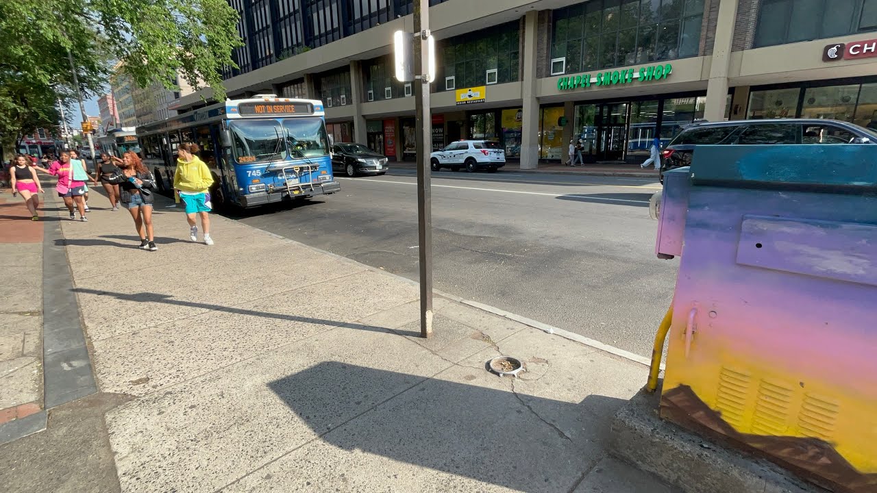 Ride on 2007 D40LF #752 on route 246 Downtown New Haven #newflyerd40lf
