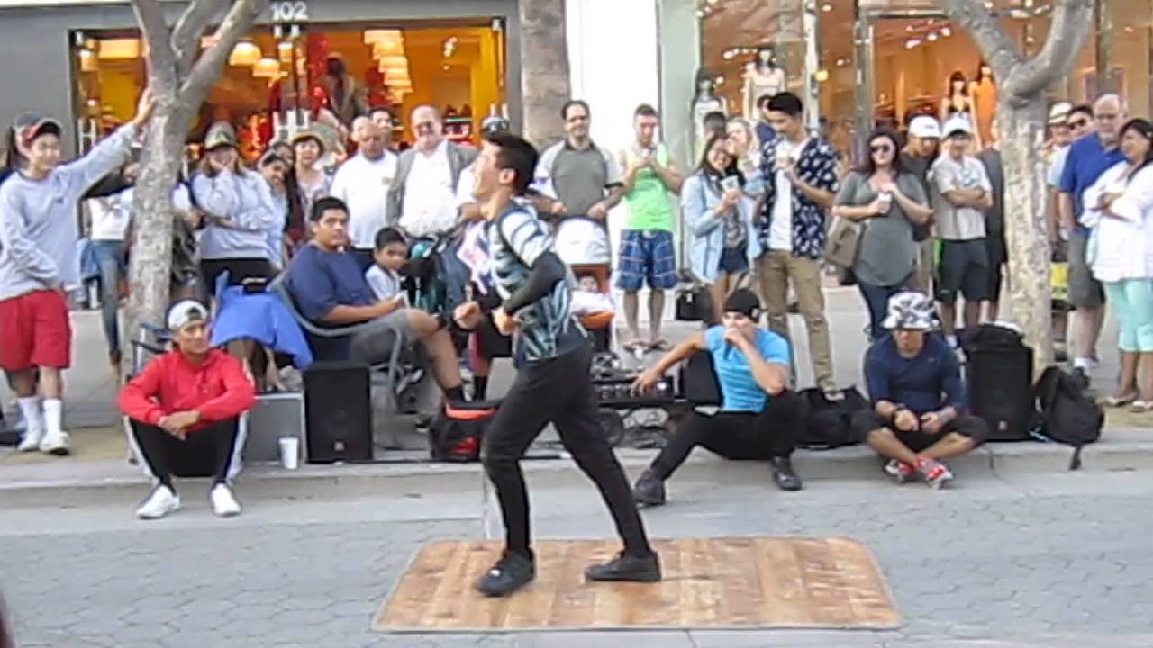 Street Performers At The 3rd Street Promenade, Santa Monica
