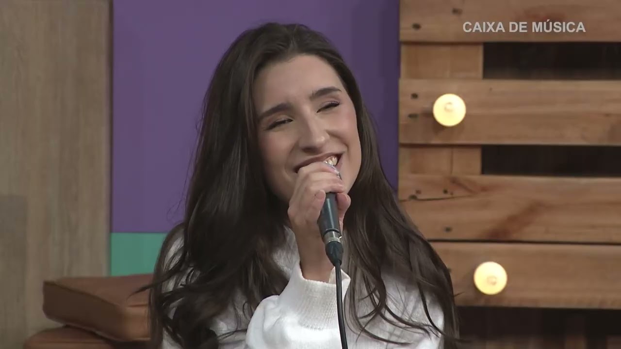 Amanda Kontopp - Ele &Eacute; Jesus (ao vivo no Caixa de M&uacute;sica)