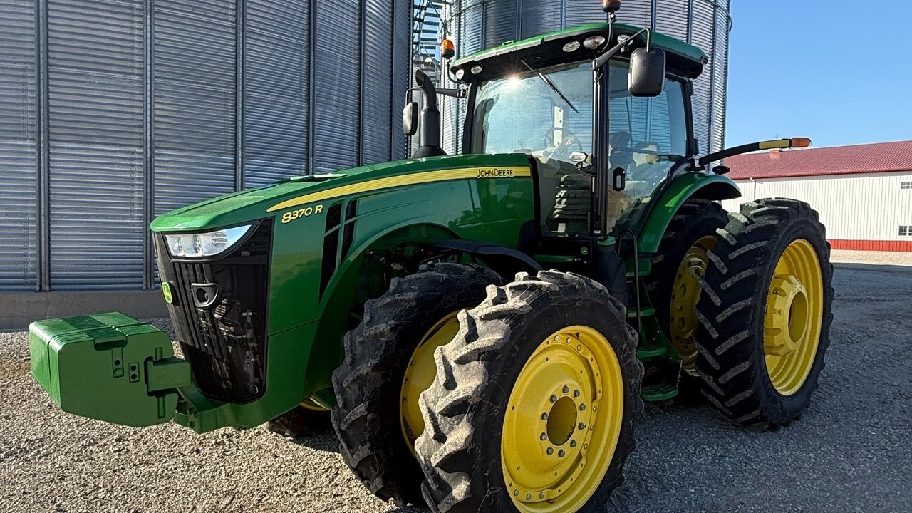 2016 John Deere 8370R IVT – 1,553 Hours | ILS | Retirement Auction