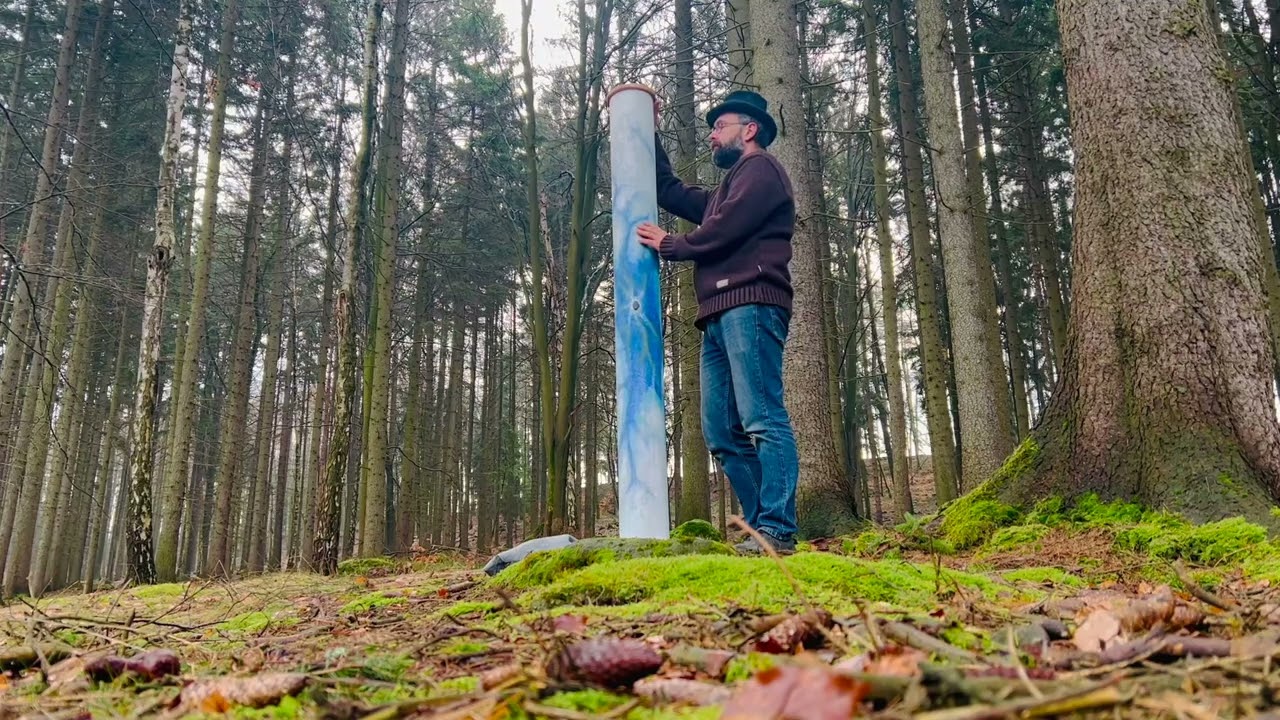 Velký deštný sloup v lese, rain column in forest