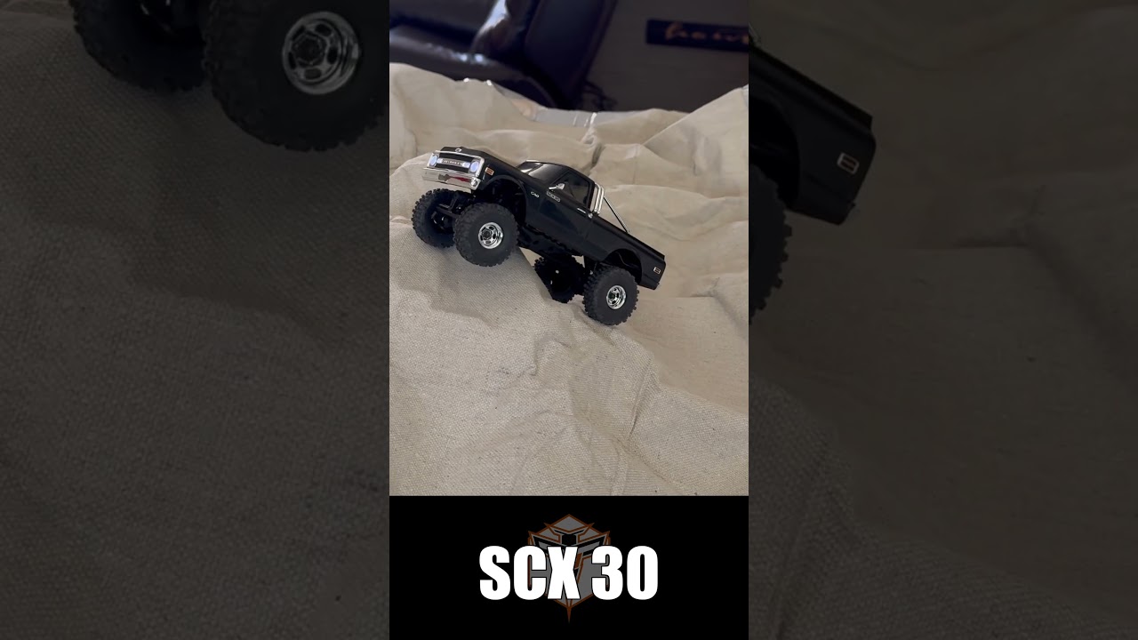 Axial SCX30 Chevrolet K10 &ndash; Микро-краулер в масштабе 1:30! КОРОТКОЕ ИЗЛОЖЕНИЕ #rchobby #microcrawler