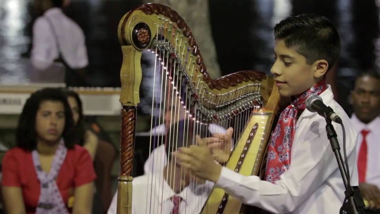 VINO BLANCO - EDUARDO VIVEROS & FRANCISCO MONCADA