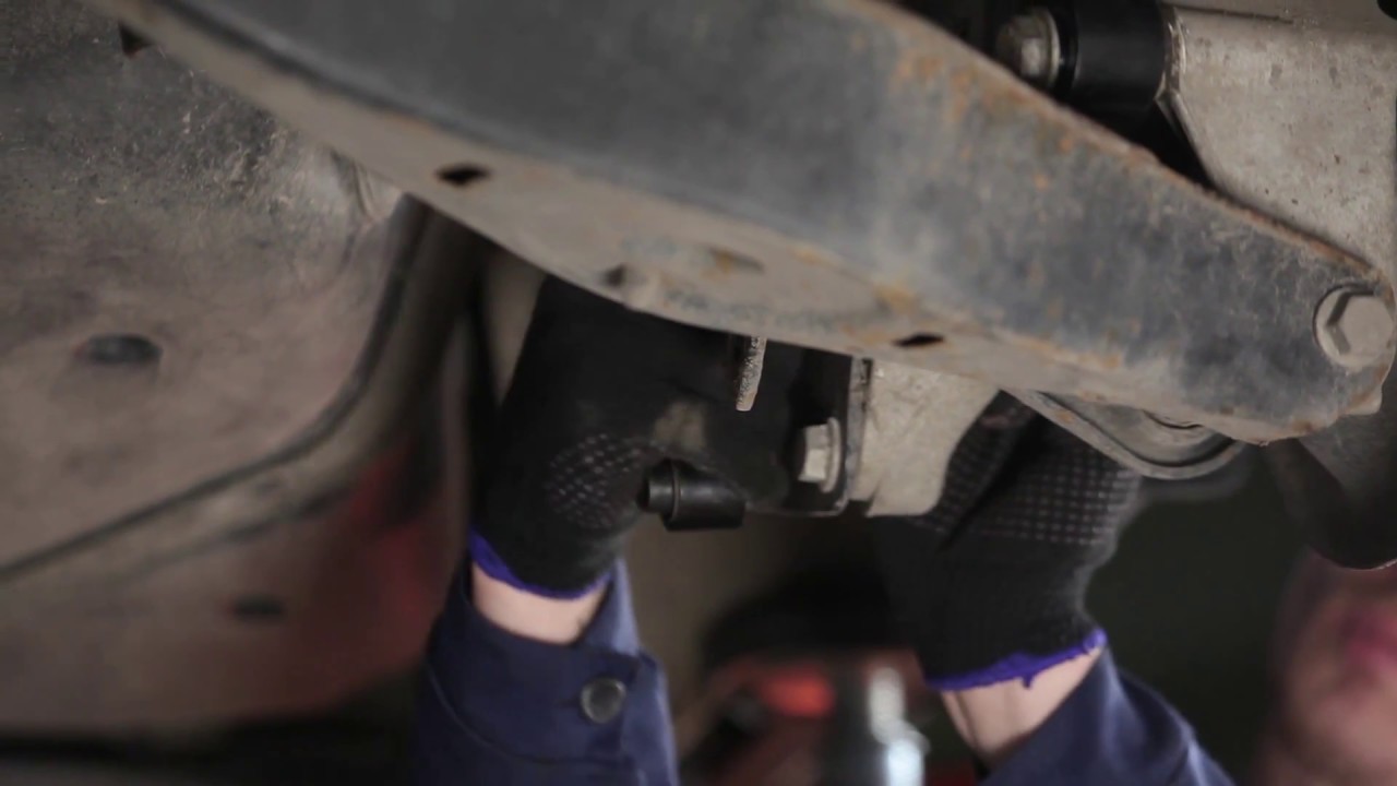 How to change rear anti roll bar link on VW PASSAT B6 [TUTORIAL AUTODOC]