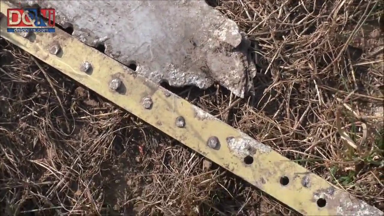 Interview of a witness and remains of the MH17 still on the crash site - 07.16.2017