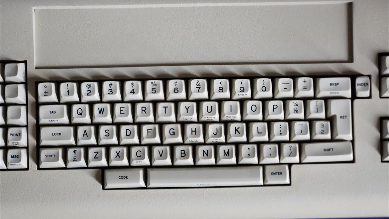 IBM 6580 Beamspring Displaywriter | Typing demo