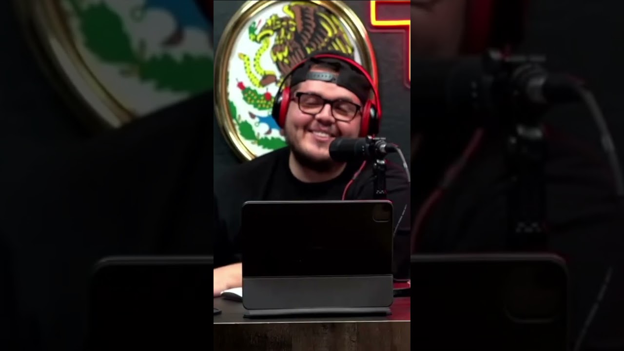 Oh no 😂☠️ #podcast #chisme #tcrpodcast #thechismereport