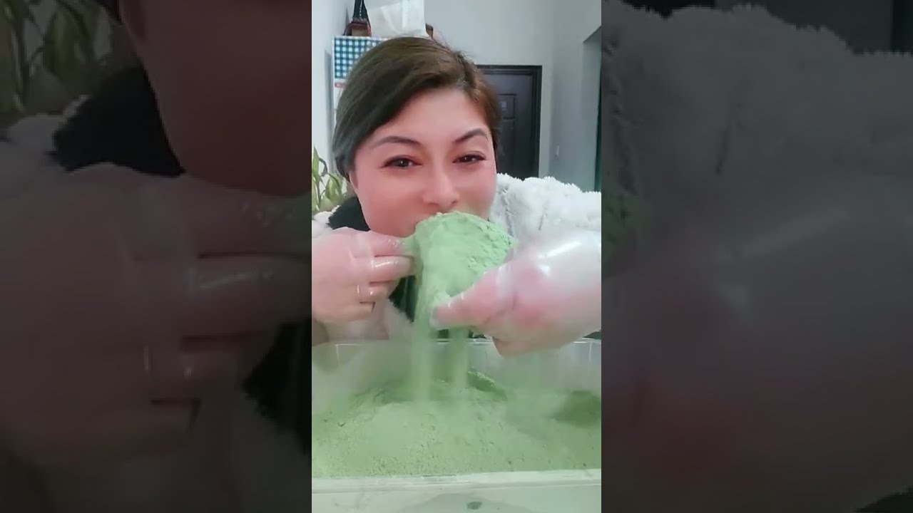 MUKBANG EATING VERY LARGE CHIP ICE WITH GREEN MATCHA ASMR SOUND