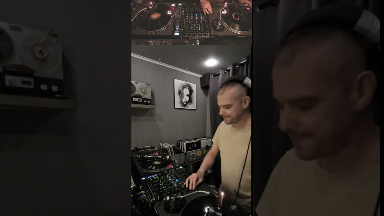 Just a Jay Lumen Vinyls in tiktok live.