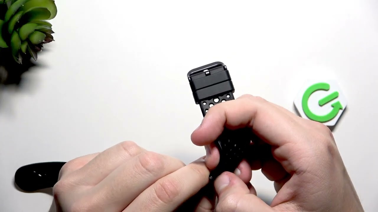 AMAZFIT Active Max – How to Change the Strap/Band