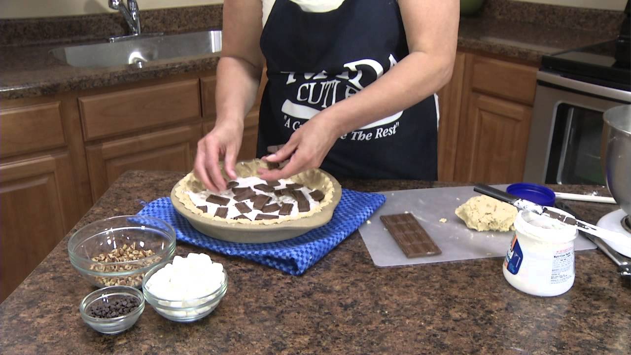 How to Make a Gooey S'mores Pie | RadaCutlery.com