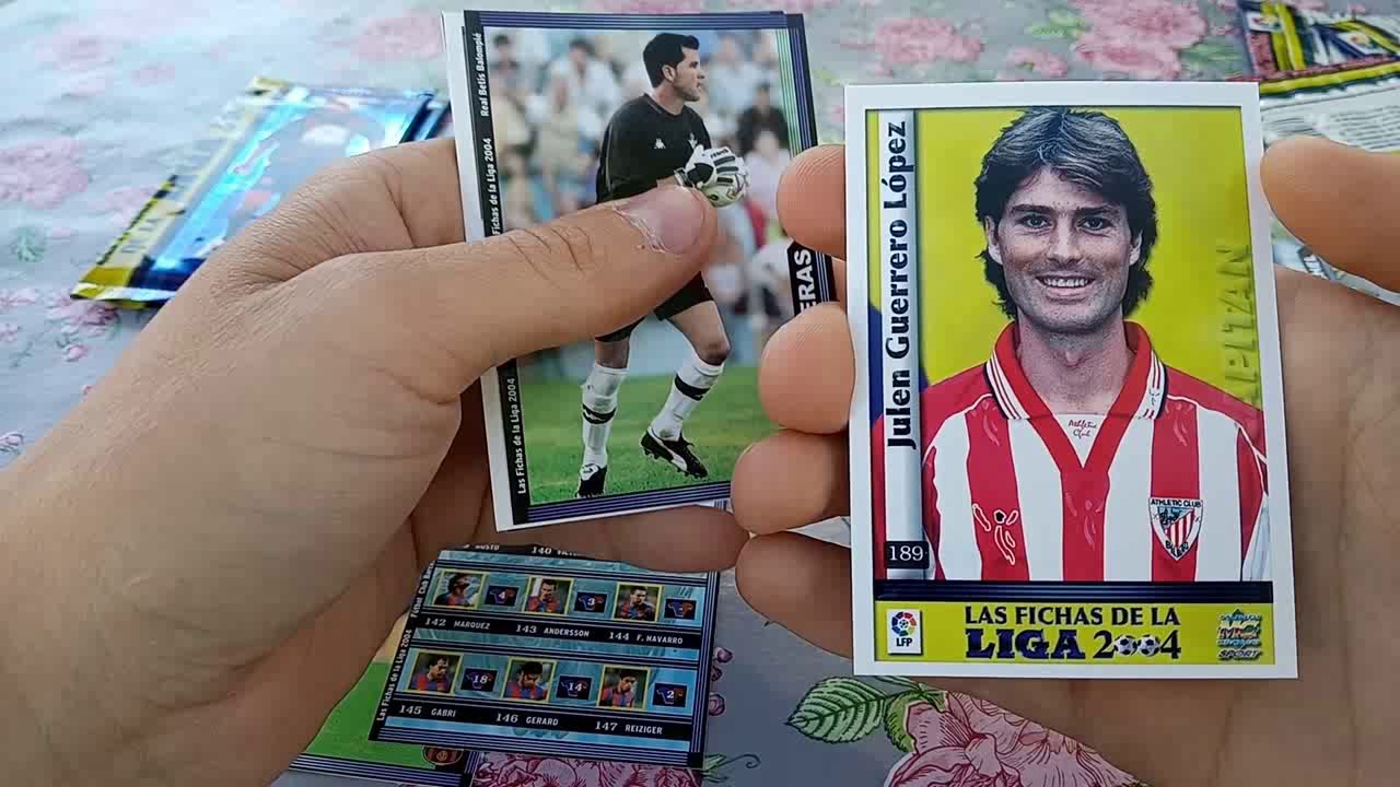 Apertura de 5 sobres de FUTBOL de Mundicromo, Temporada 03/04 LIGA ESPAÑOLA, nos toca Julen Guerrero