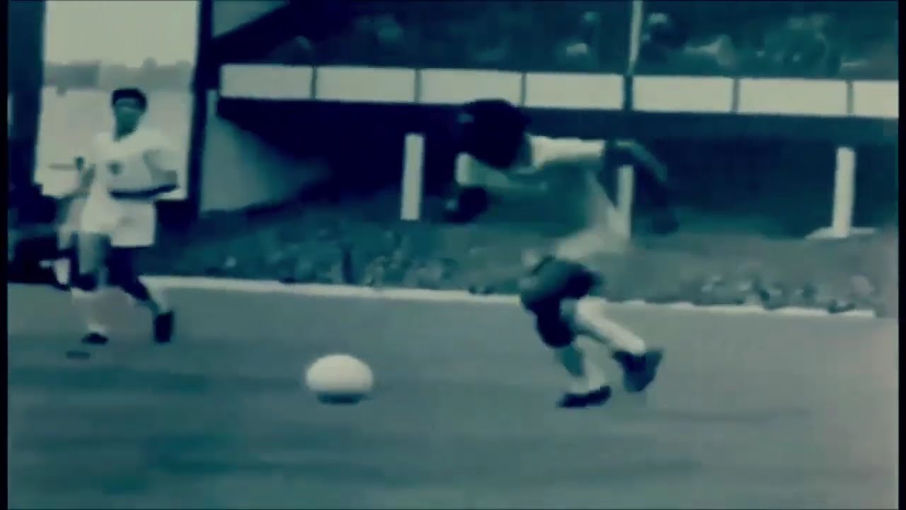 Why Messi is Better Than Pel&eacute;  A Deep Dive into Greatness!