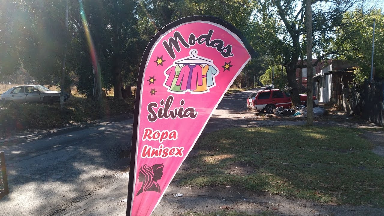 Silvia ropa unisex me abrió la puerta de su casa y todos muy felices