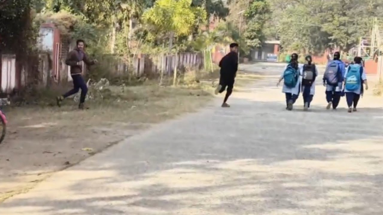 College Re Sekha-Sekhi Khela Chalichi 😂