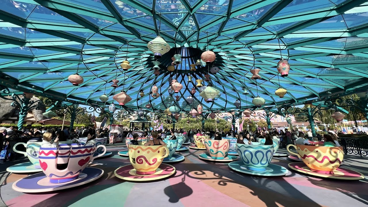 Mad Hatter's Tea Cups Full POV Ride Experience at Disneyland Paris - Fantasyland