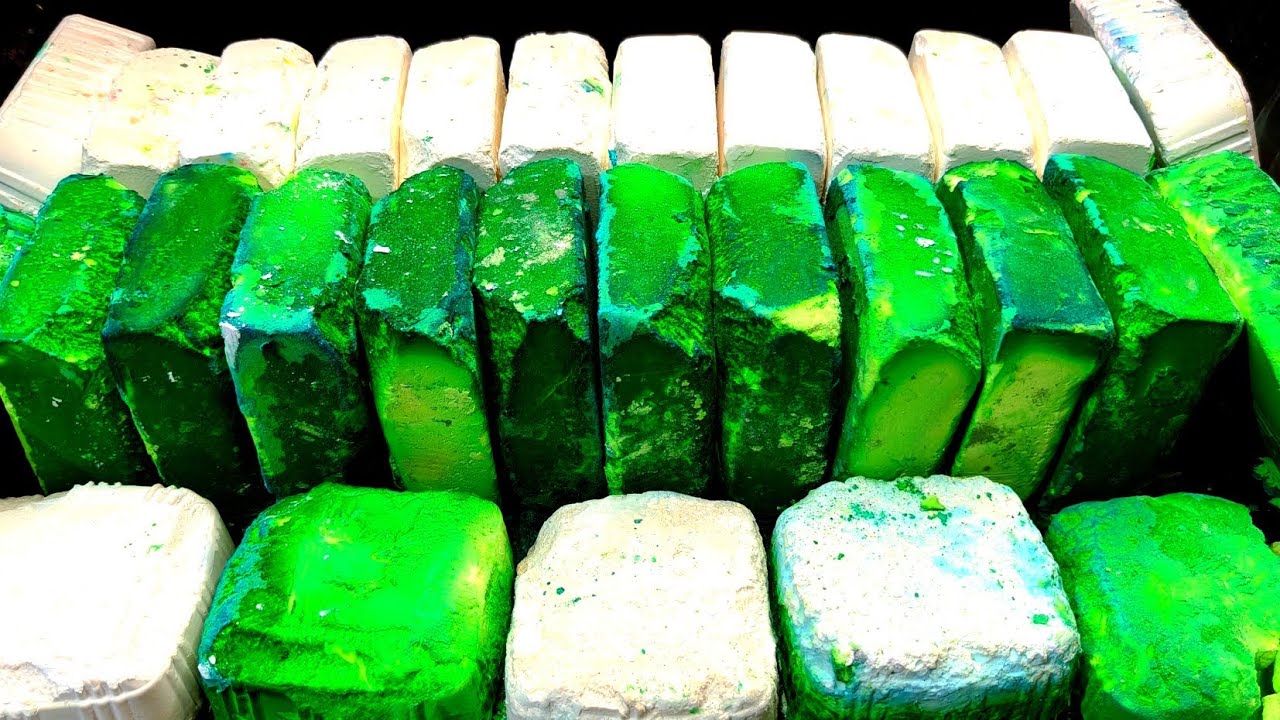 Gym chalk, soft, fluffy, dusty, satisfying #asmr #relaxing #odlysatisfying 