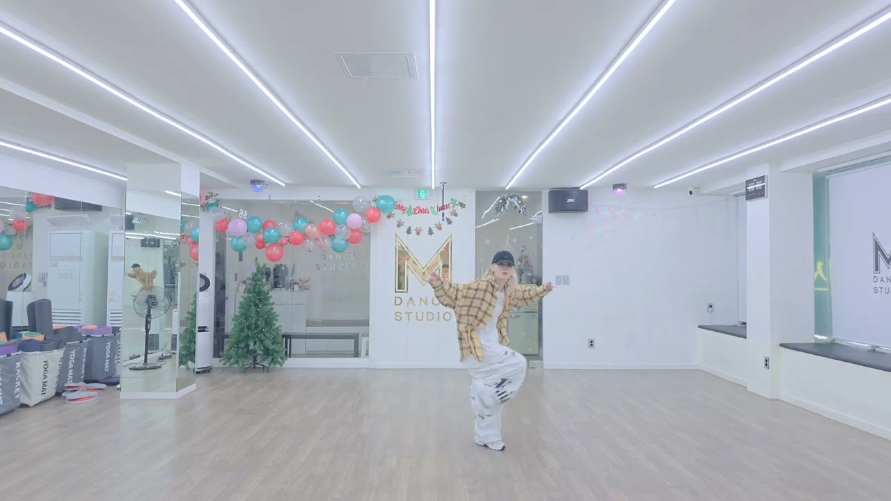 #굿굿바이 #화사 #good goodbye#2025년마무리 #다이어트댄스#부분창작다이어트안무#운동량굿♡#노래너무좋아~♡#심바쌤셔플참고