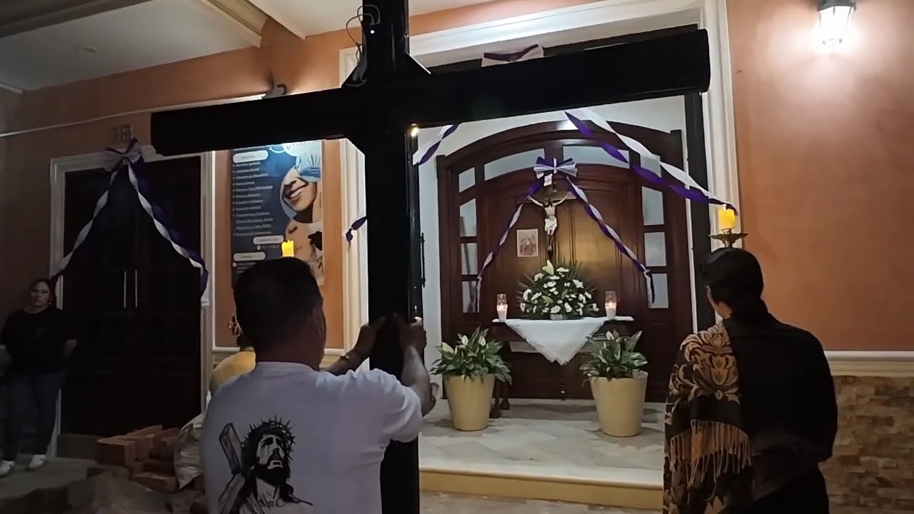 Rezo del viacrucis en mi Chavinda por el barrio de San Martín #Chavinda #yonacíenchavinda 