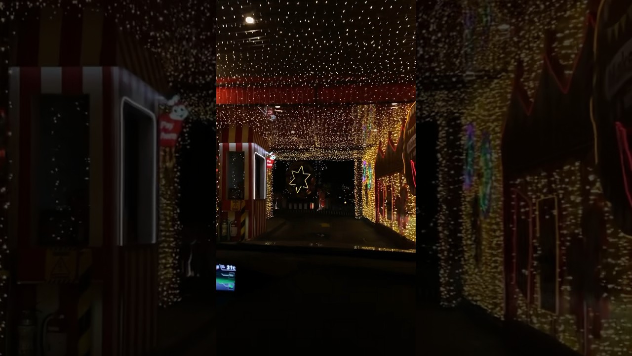 #Jollibee Drive Thru Christmas lights 2023 #jollibee #bgc #philippines #christmas #christmasdecor
