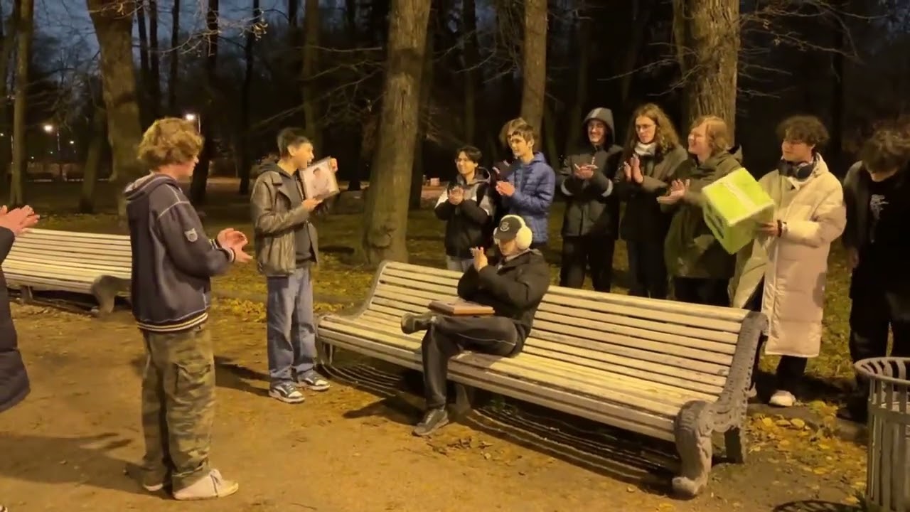 ВРУЧЕНИЕ ПОРТРЕТОВ ВЕРНАМА НА СХОДКЕ