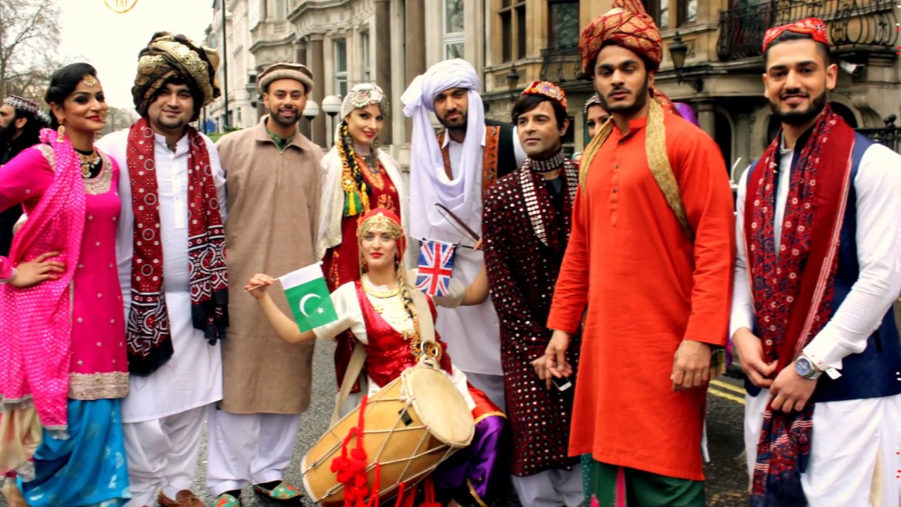 RANI TAJ - London 2017 Parade - Dhol Warm Up - Part 3/3