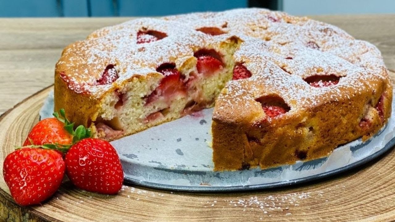 Домашний тортик с клубникой / Быстрый и легкий рецепт