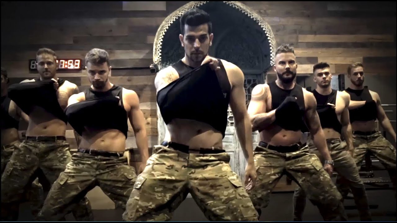 Hot Men Dance Training - John Reed Fitness Hungary