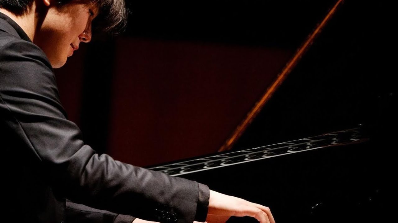 Seong-Jin Cho | Liszt: Années de pèlerinage: Deuxième année - Italie (240310 La Chaux-de-fonds)