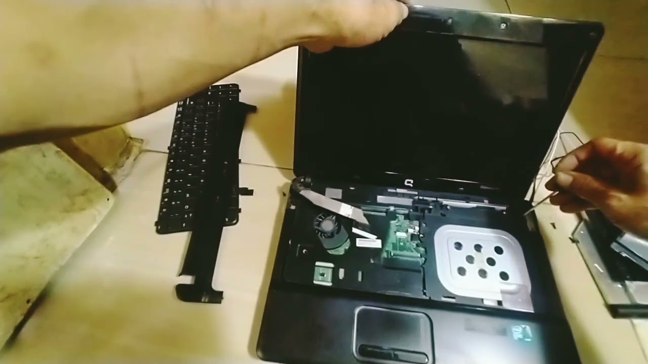 cara ganti layar laptop Compaq 510