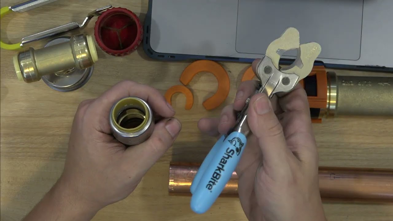 que diferencias hay sharkbite comun MAX y ULTRA UXL