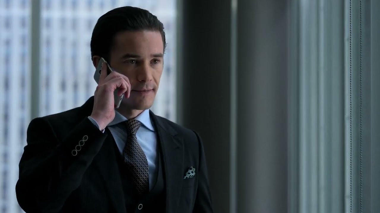 Tom Pelphrey in Iron Fist - phone