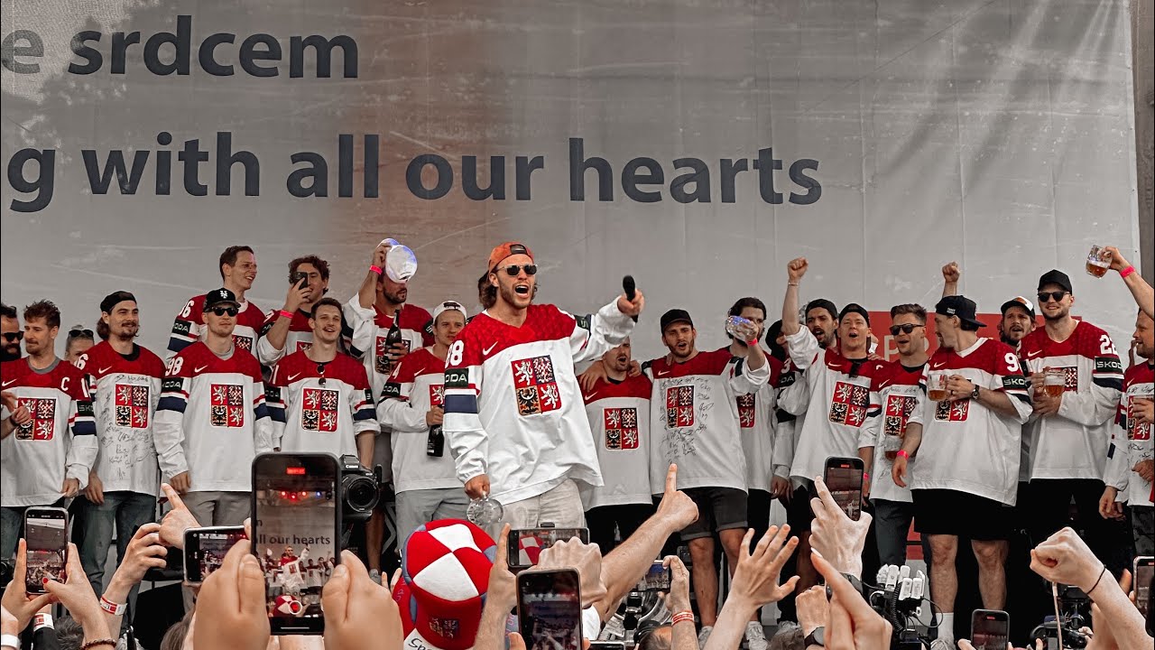 Čeští hokejisté slaví zlato na Staroměstském náměstí | Mistři 2024