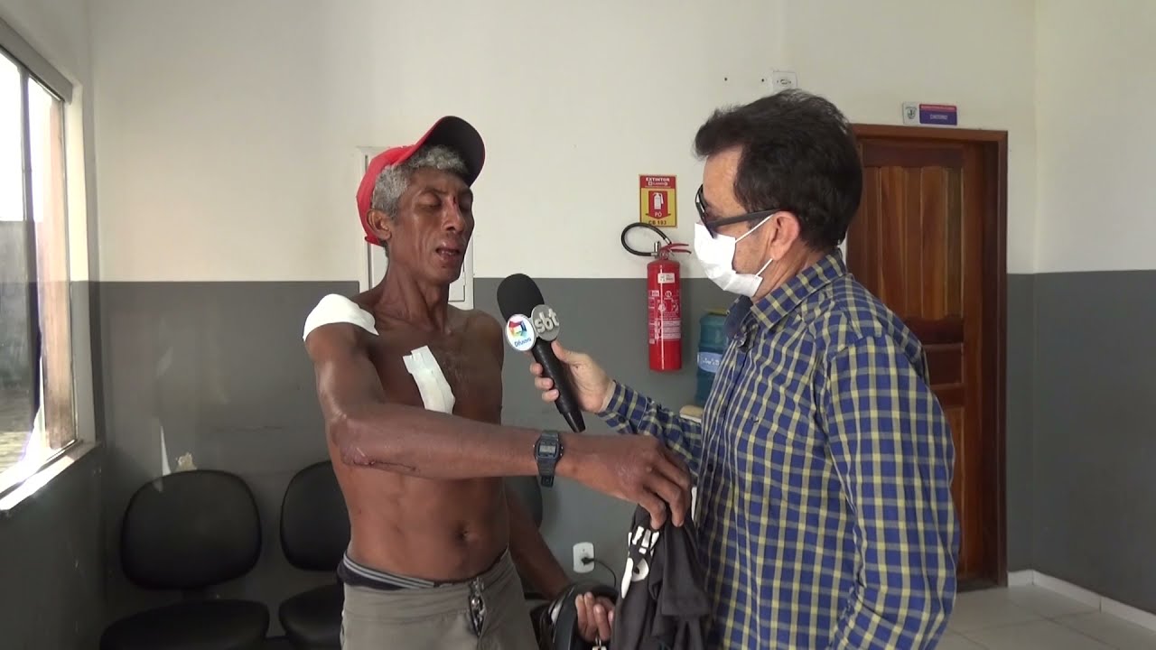 FILHO CORTA O PRÓPRIO PAI COM UM FACÃO EM COROATÁ.