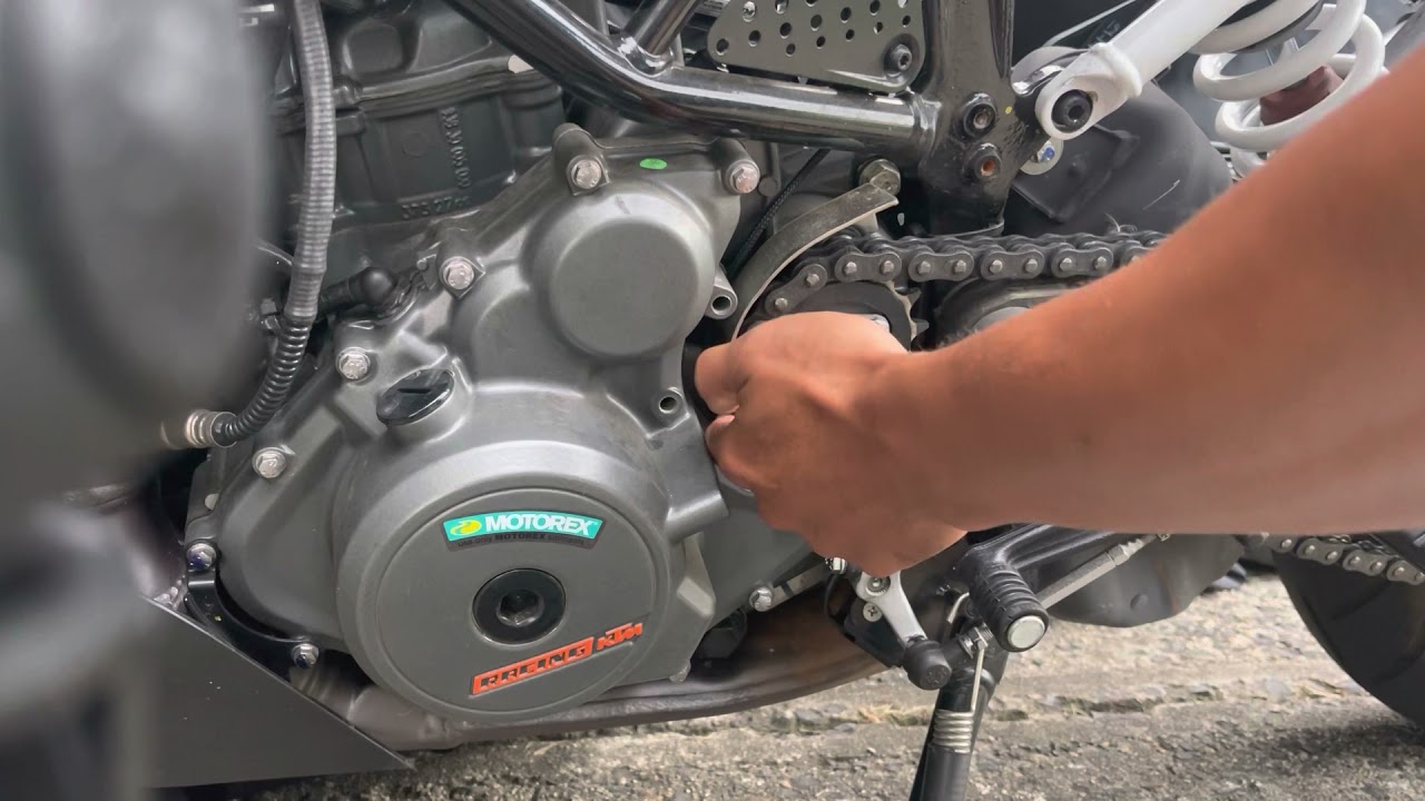 How to install the Powertronic quick shifter on a Ktm Duke 390