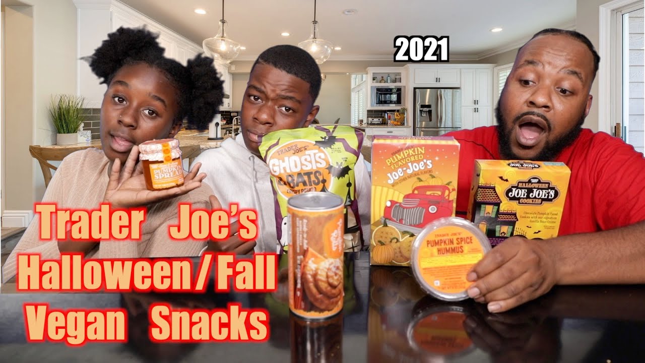 TRADER JOE'S VEGAN FALL / HALLOWEEN SNACKS TASTE TEST (2021)