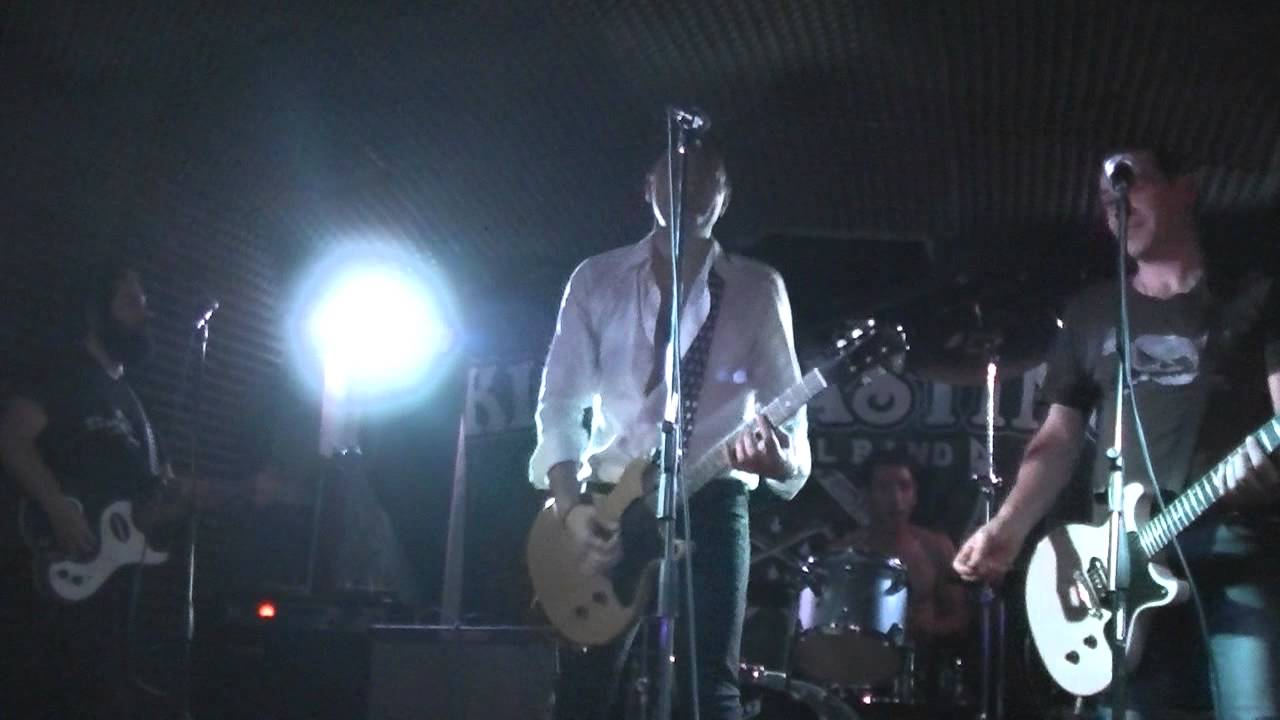IDOL LIPS - Can't Kick It - Cranked Up Really High - 30 Formiche-21-11-2014