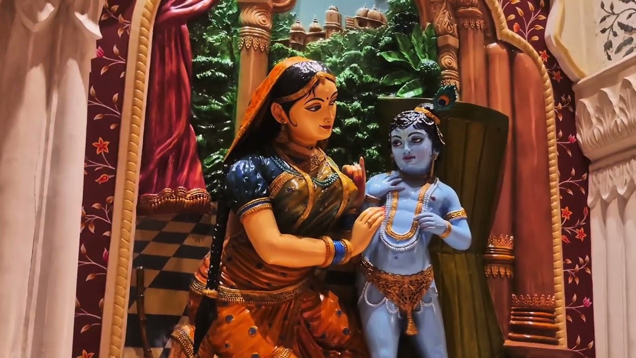 Radhe Radhe ❤️ inke darshan sukoon deta hai maan ok 💕🦚