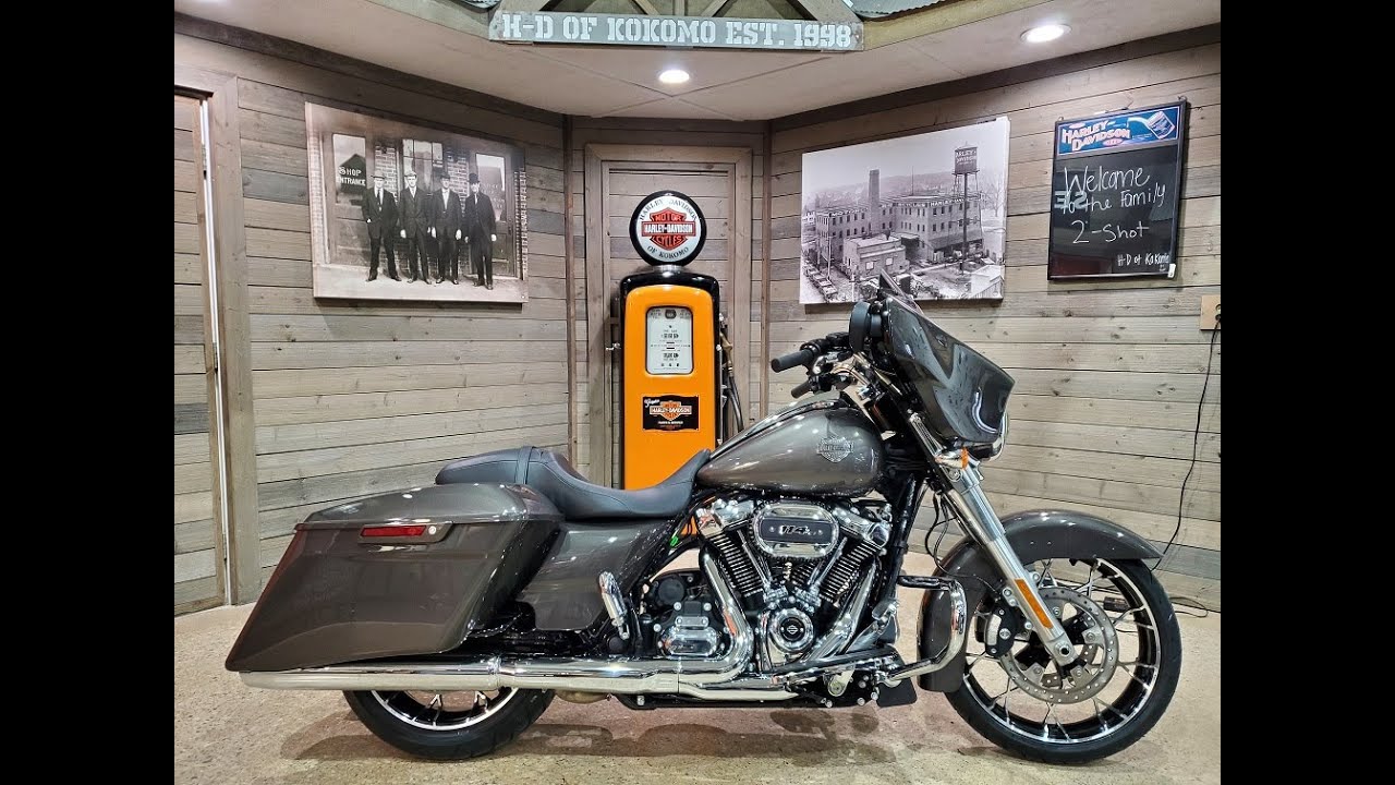 2023 Harley-Davidson Street Glide Special FLHXS -Gray Haze.