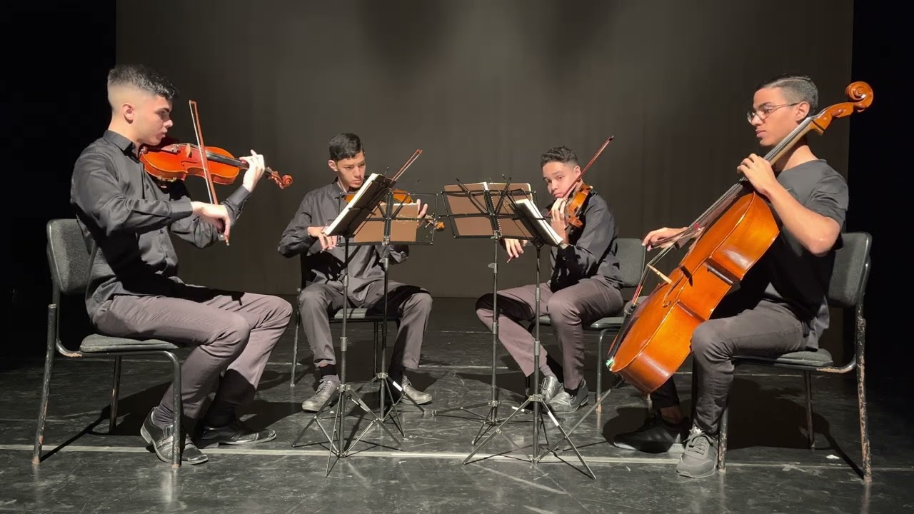 Hino 235 CCB - Um amor imenso - Quarteto de Cordas