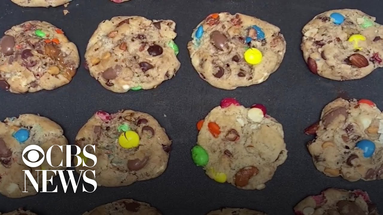 San Diego dad bakes 500 cookies a week to give out for free