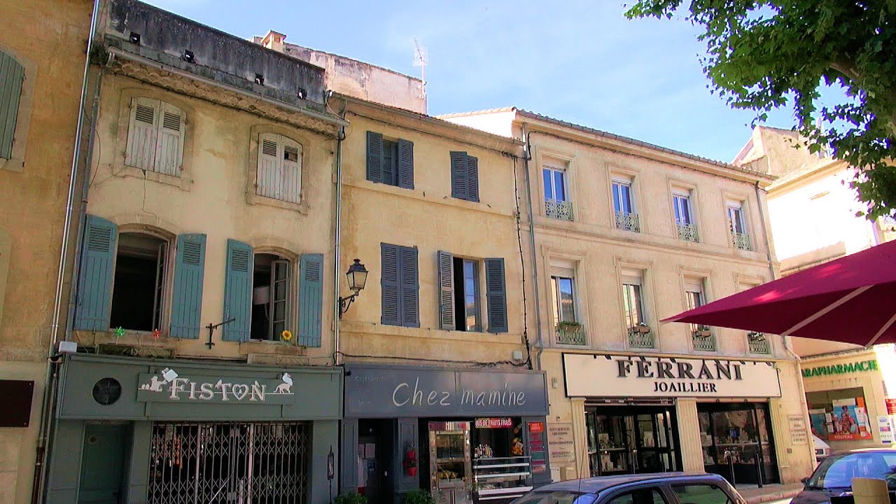 [4K] Visiting Saint-R&eacute;my-de-Provence in Provence, France (videoturysta.eu)