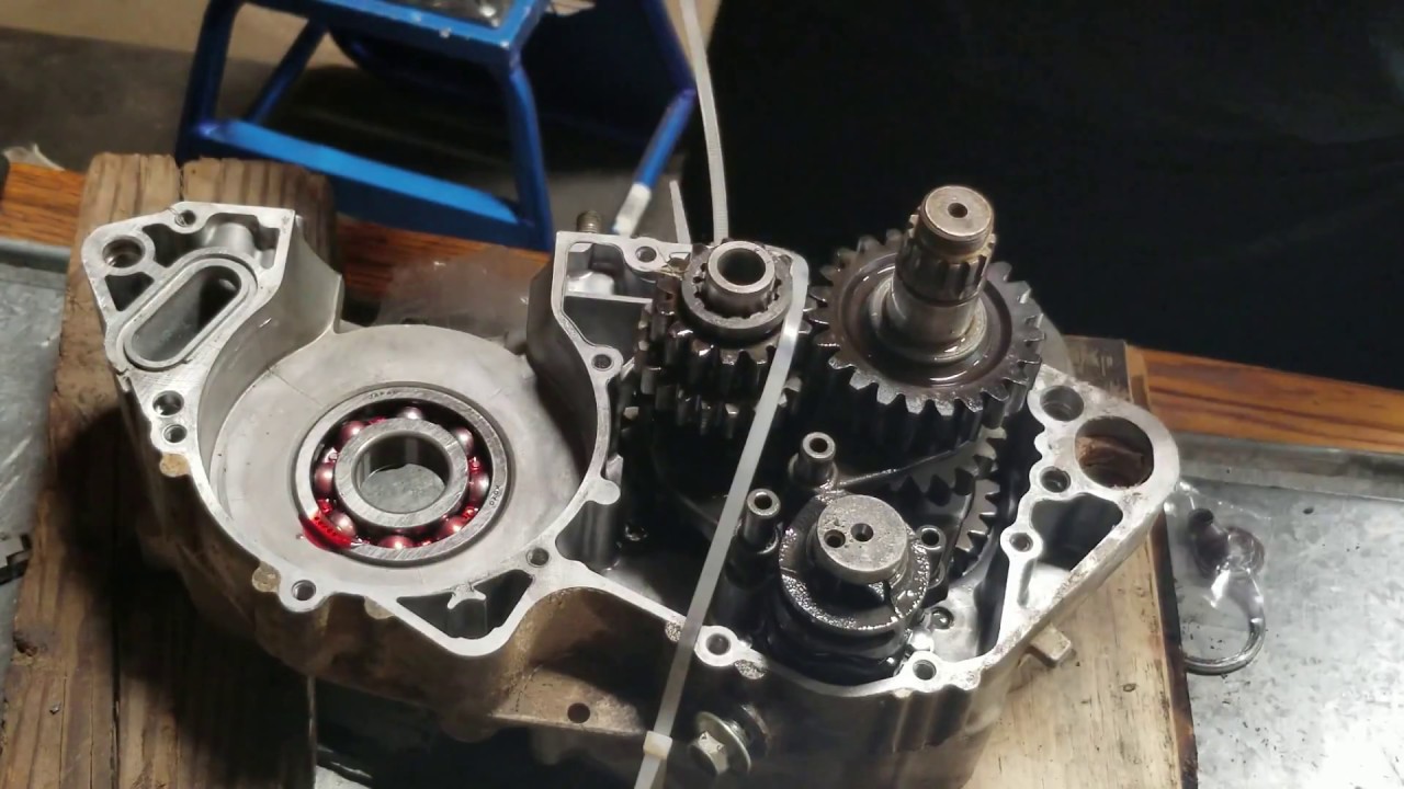 Removing and Installing Crank and Bearings - Yamaha YZ 250