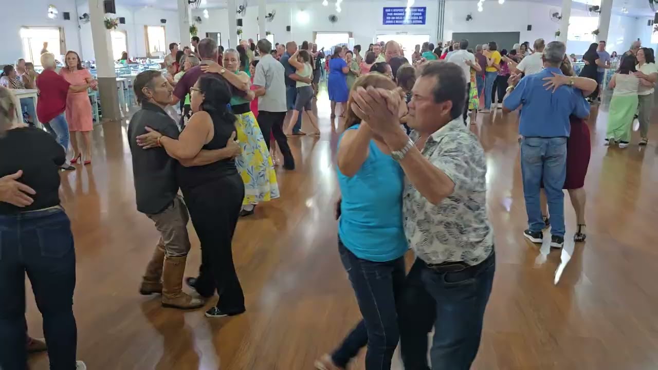 Sábado animado no Valdir Trentin clube do Vovô em Chopinzinho Paraná(com marcos e margarida)