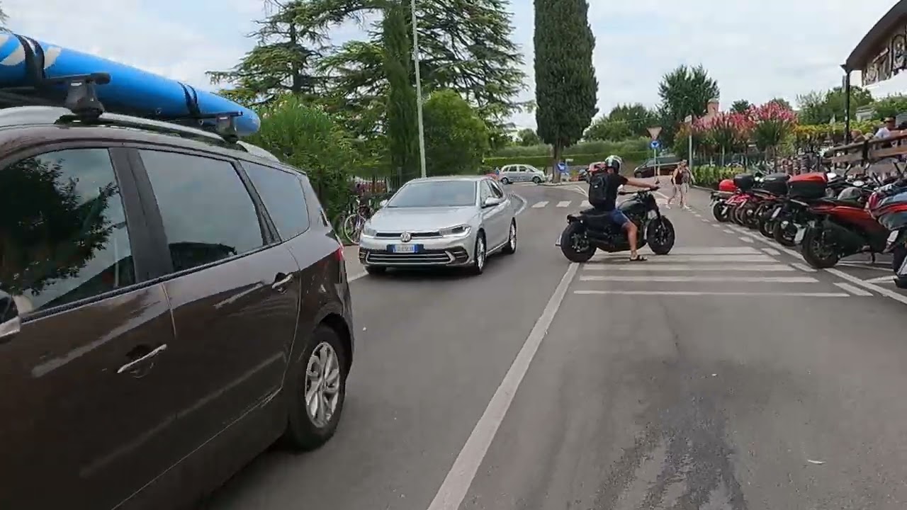 BMW R1250 GS Verona - Via Prada 😱 - Riva del Garda 