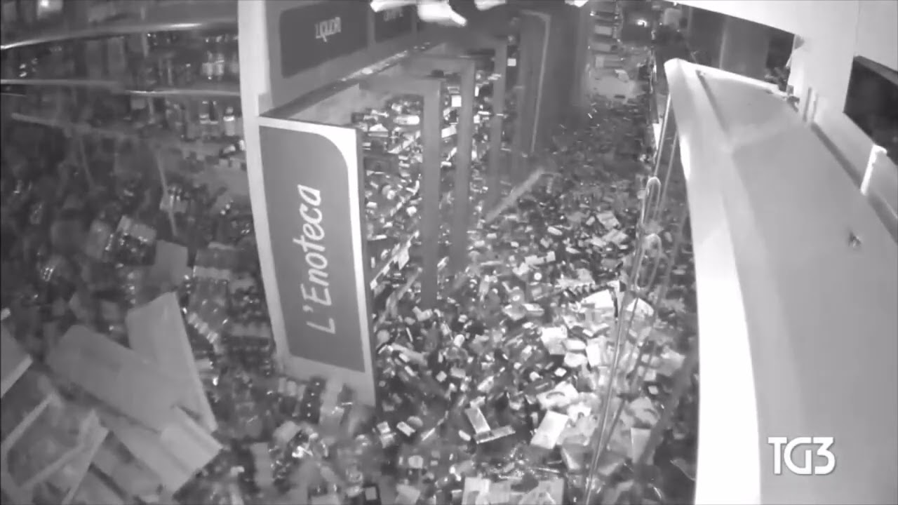 M6.2 Earthquake violently destroys supermarket in Amatrice, Italy - Aug. 24, 2016