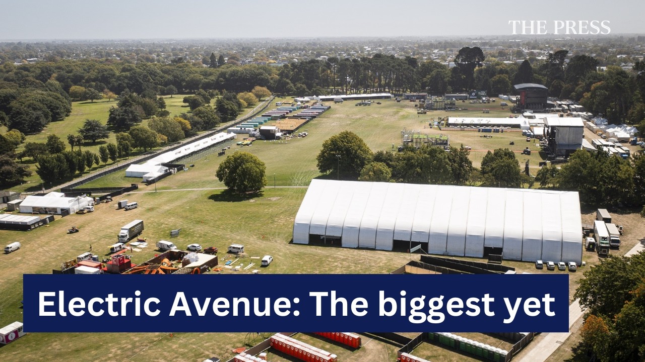 Electric Avenue, Крайстчерч: забор длиной 5 км, 500 охранников.