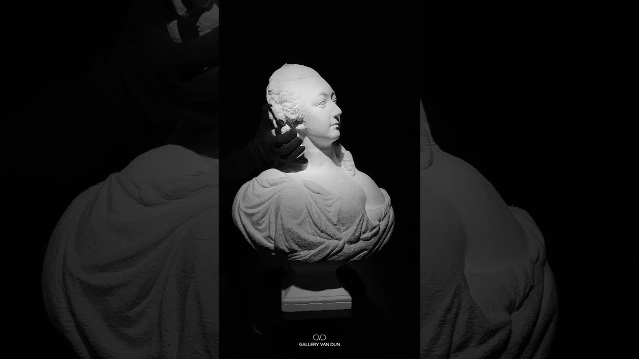 Li Hongbo - Bust of Empress, 2018
