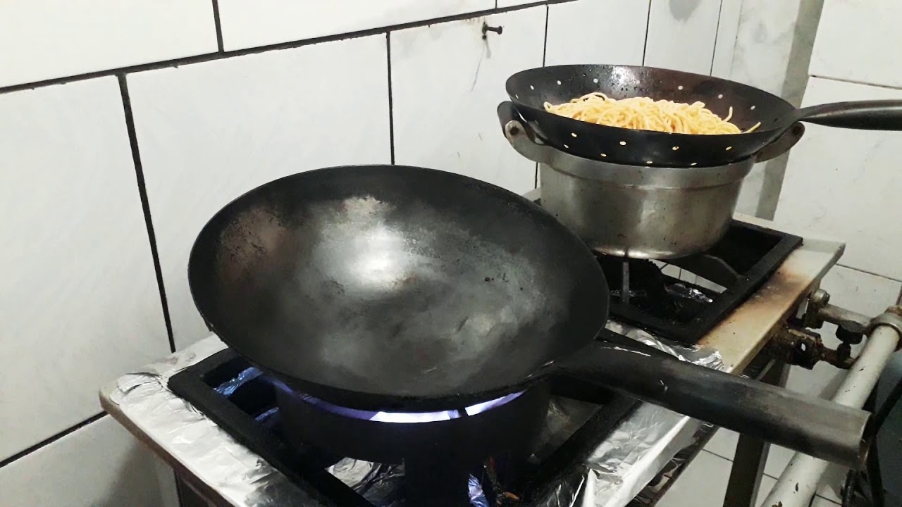 YAKISSOBA EM 10 MINUTOS! POR MAURO YAKISSOBA