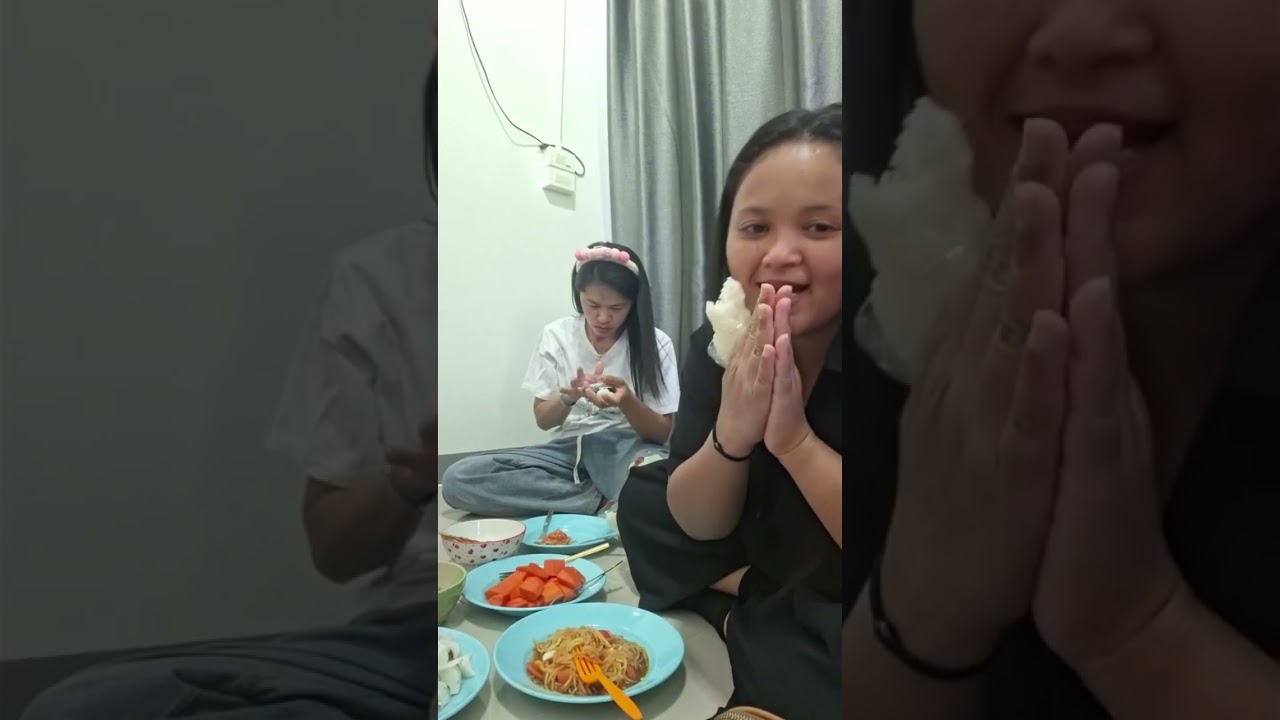 น้องดิวมาหาพี่สาว วันนี้ไม่มีงานเลยแวะมาหาพี่สาว บอสบอกเหมือนคนขายลูกชิ้น